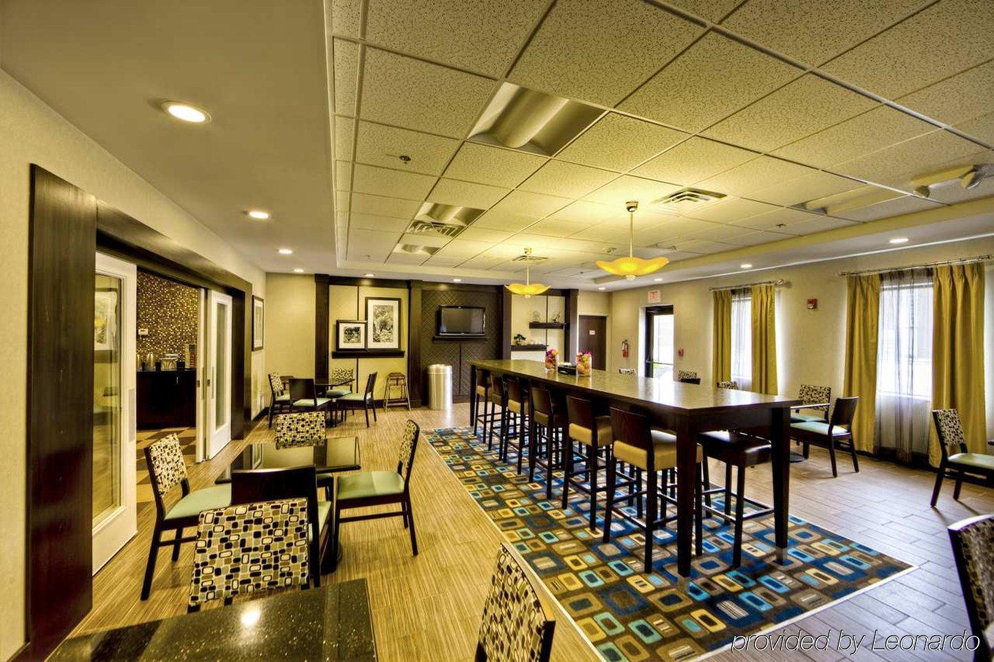 Hampton Inn & Suites Cleveland-Airport/Middleburg Heights Restaurant photo