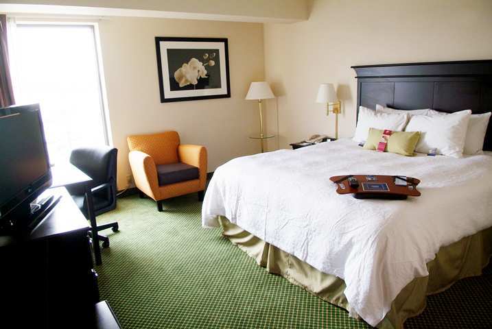 Hampton Inn & Suites Cleveland-Airport/Middleburg Heights Room photo